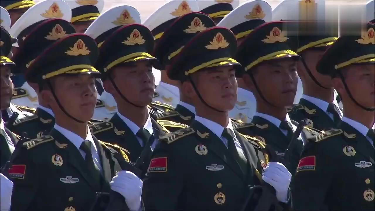 三軍儀仗隊霸氣視頻，展現(xiàn)雄壯軍威與卓越風采，三軍儀仗隊雄壯風采霸氣展現(xiàn)視頻，彰顯卓越軍威與風采