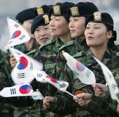 韓國閱兵女兵驚艷全場，風采展現(xiàn)與背后故事，韓國閱兵女兵風采驚艷，背后的故事與榮耀展現(xiàn)
