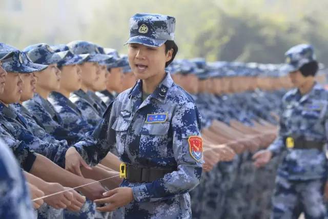 大學(xué)生女兵容易被錄取嗎？解析影響因素與機(jī)會(huì)平等，女大學(xué)生兵錄取機(jī)會(huì)解析，影響因素與平等權(quán)益探討