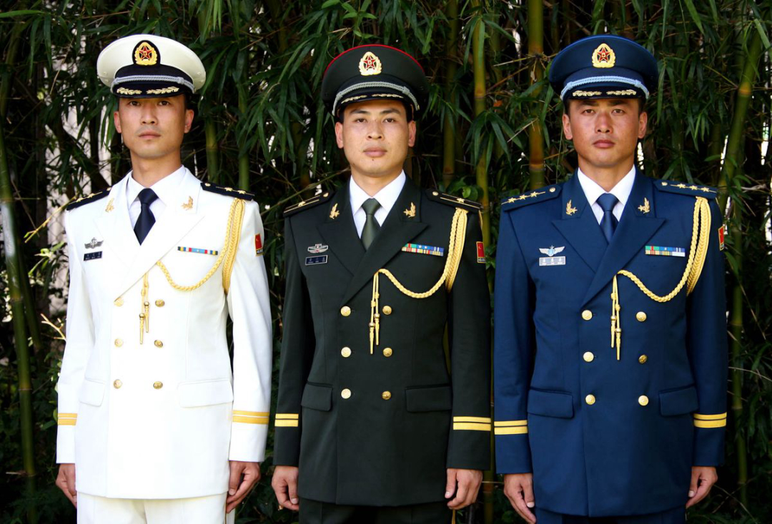 中國人民解放軍軍裝的演變與意義，中國人民解放軍軍裝演變及其意義探究
