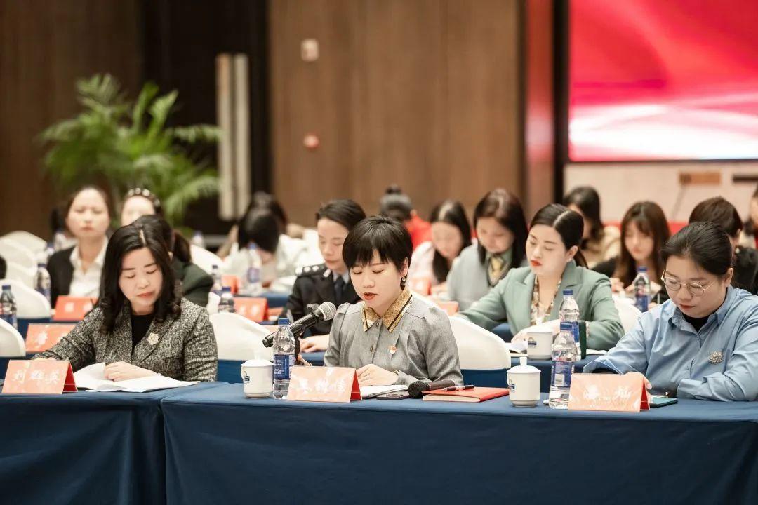 正版管家婆軟件，全面解析其優(yōu)勢與價值，正版管家婆軟件，優(yōu)勢與價值全面解析