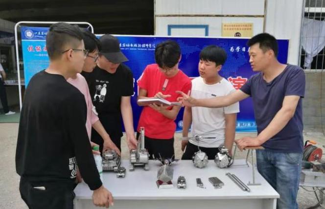 中國三艘航母尺寸對比，中國三艘航母尺寸對比，揭秘航母家族的力量與優(yōu)勢