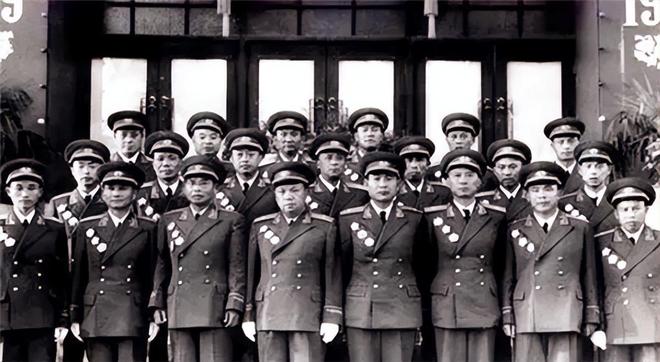 開國將軍僅剩兩位，歷史的見證與時(shí)代的記憶，開國將軍僅余兩位，歷史的見證，時(shí)代的記憶烙印