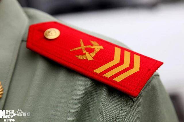 解析軍士長(zhǎng)與士官長(zhǎng)的差異，職責(zé)、權(quán)利及地位的對(duì)比，解析軍士長(zhǎng)與士官長(zhǎng)的職責(zé)、權(quán)利與地位差異對(duì)比