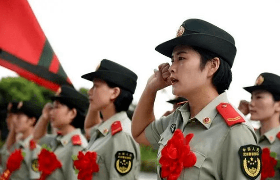關(guān)于在校大學(xué)生是否應(yīng)該去當(dāng)兵的探討與建議——以不推薦在校大學(xué)生去當(dāng)兵為中心，關(guān)于在校大學(xué)生是否應(yīng)去當(dāng)兵的探討與觀點(diǎn)，不推薦在校大學(xué)生入伍的建議分析