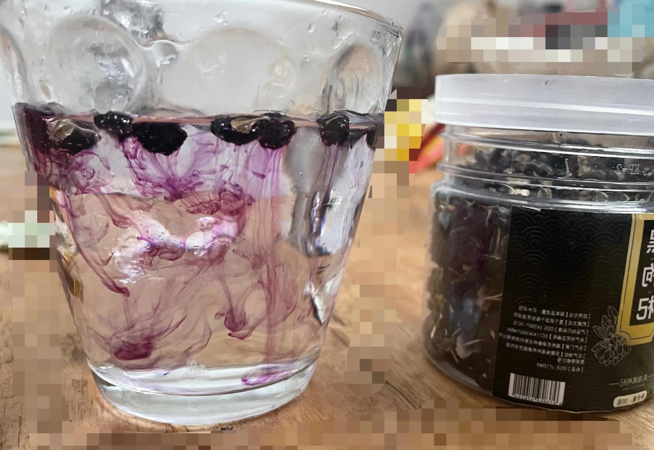 黑枸杞泡水一次放幾粒——探尋最佳用量與養(yǎng)生效果，黑枸杞泡水最佳用量與養(yǎng)生效果探索，一次應(yīng)放幾粒？