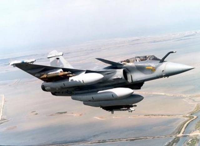 殲-10D已定型，深度解析新一代戰(zhàn)斗機(jī)性能與技術(shù)特點(diǎn)，殲-10D新一代戰(zhàn)斗機(jī)性能與技術(shù)特點(diǎn)深度解析