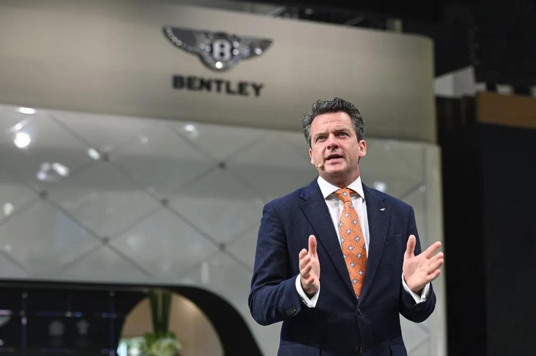 澳門天天開馬結(jié)果出來318期，揭秘賽馬文化魅力與彩票樂趣，澳門賽馬彩票揭秘，第318期結(jié)果揭曉與賽馬文化魅力探尋