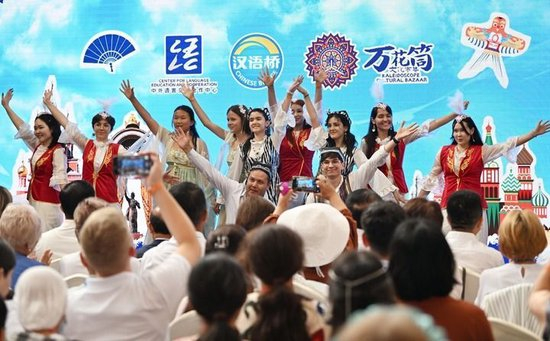 新澳門正版免費(fèi)資料查詢方法與技巧，澳門正版免費(fèi)資料查詢方法與技巧解析