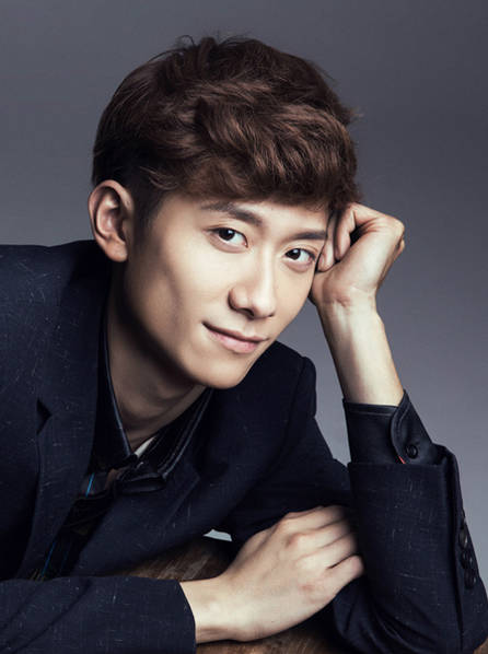 張一山的個(gè)人資料，一位備受矚目的年輕演員的成長(zhǎng)歷程，張一山成長(zhǎng)之路，備受矚目的年輕演員的輝煌歷程